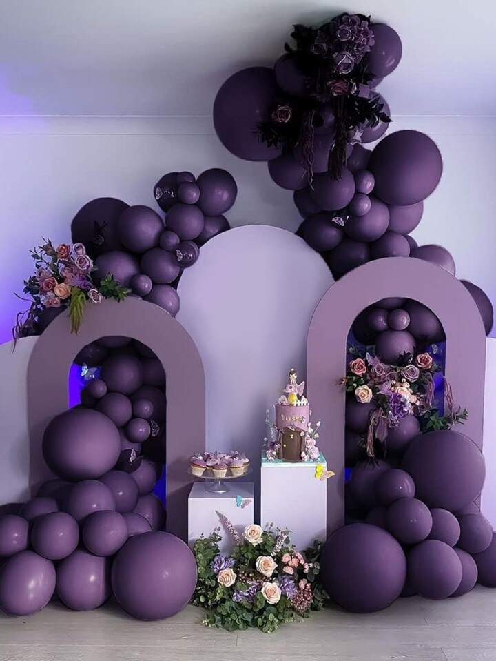 Dekorasi acara perusahaan dengan styrofoam dan balon